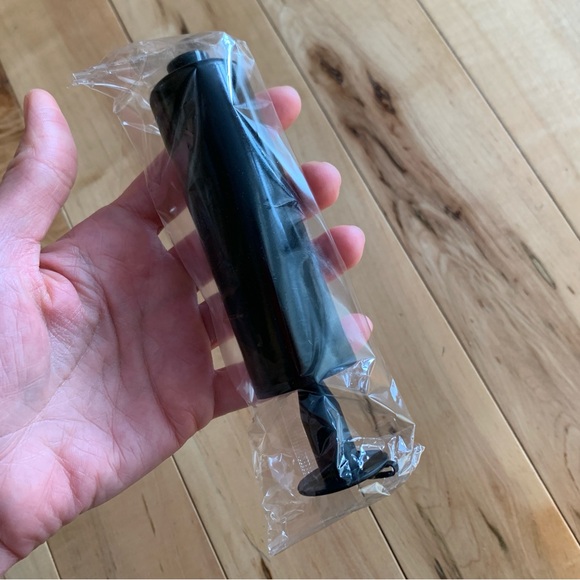 New! Crayola official soccer ball size 5 with hand air pump included - Picture 7 of 9